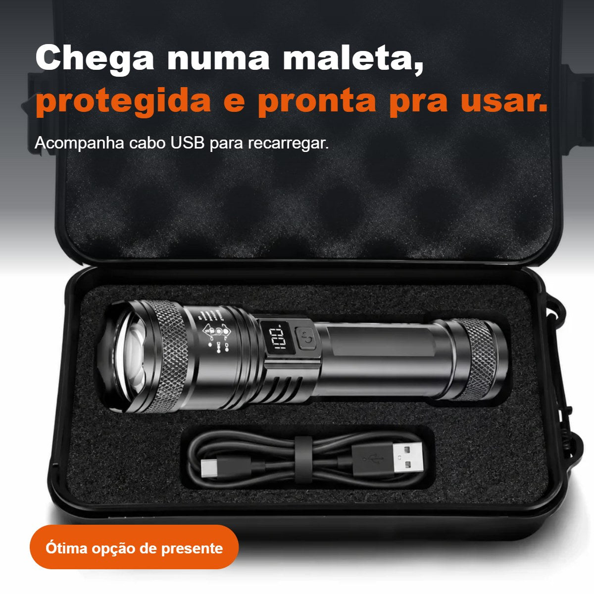 Lanterna tática LED recarregável em uso